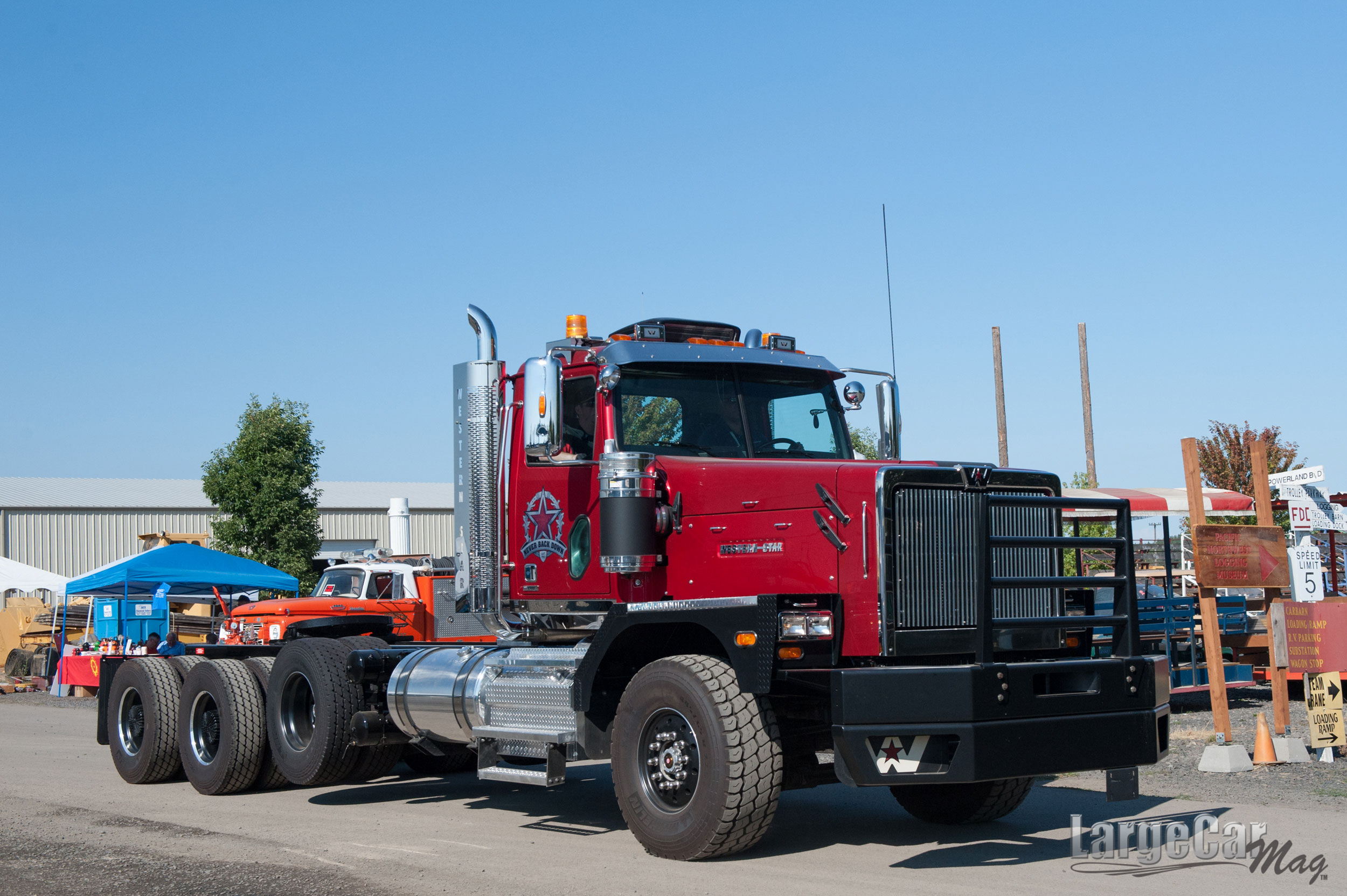 Index of /wpcontent/gallery/2014brookstruckshowhanksuderman